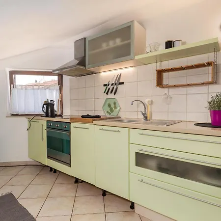 2 Bedroom Gorgeous In Ριέκα