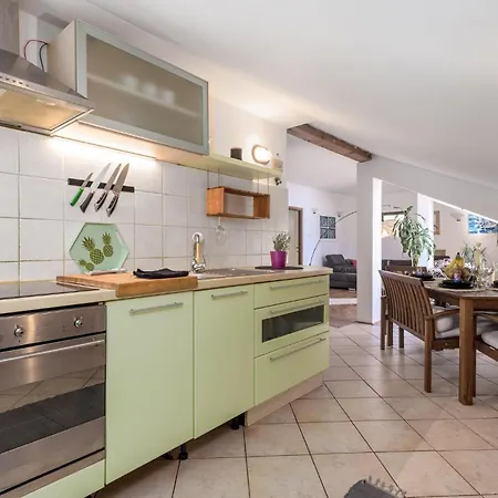 Διαμέρισμα 2 Bedroom Gorgeous In *