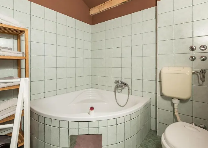 2 Bedroom Gorgeous In דירה רייקה
