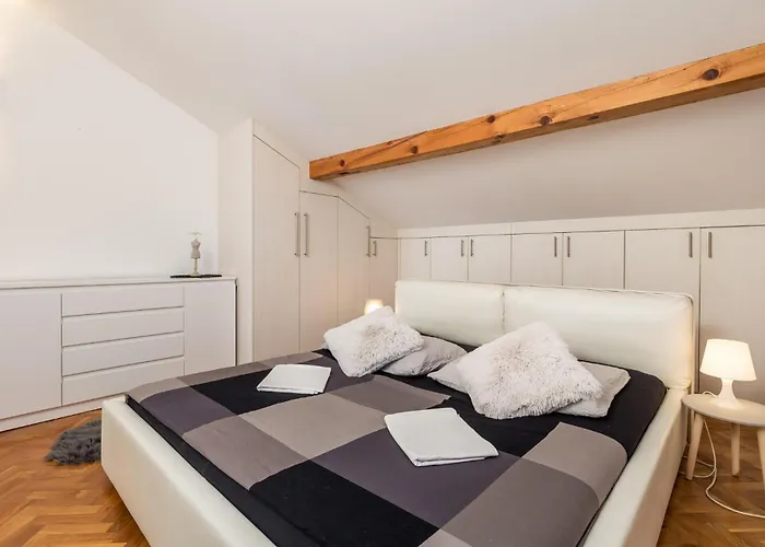 2 Bedroom Gorgeous In רייקה
