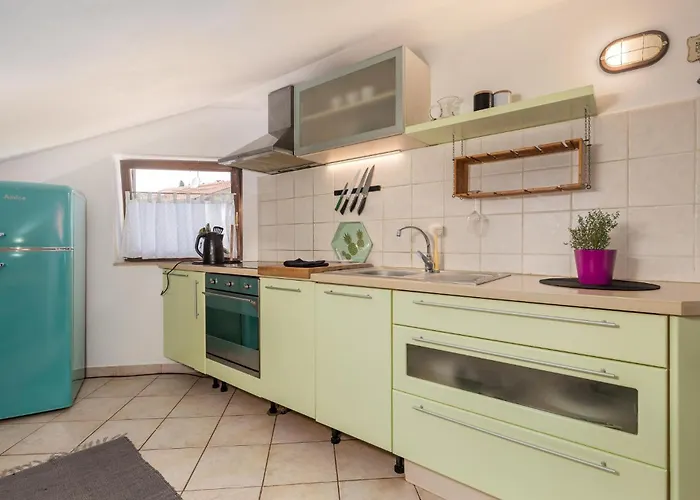 2 Bedroom Gorgeous In Fiume