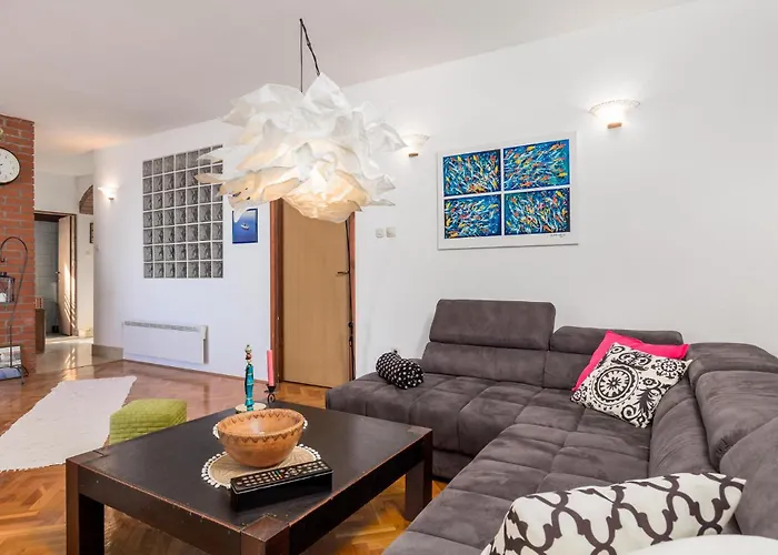 2 Bedroom Gorgeous In